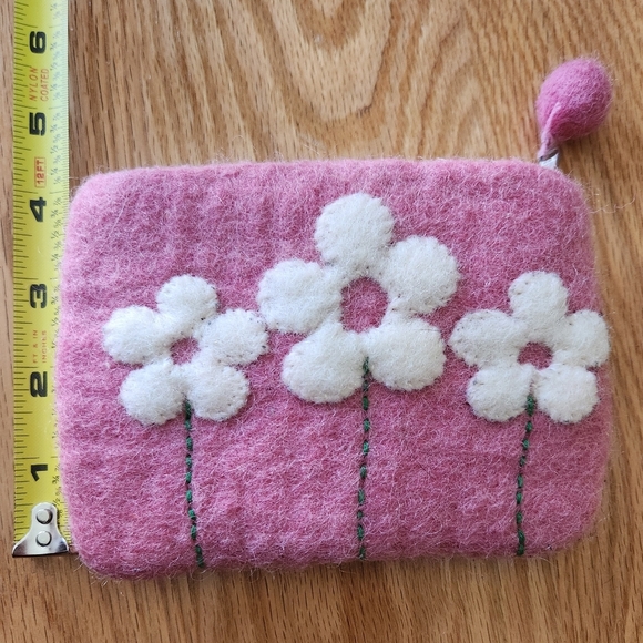 BNB PINK 100% WOOL FLOWER COIN PURSE - Picture 2 of 6